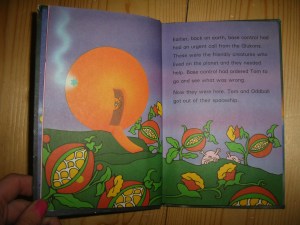 Orange aliens attack in Major Tom's adventure!
