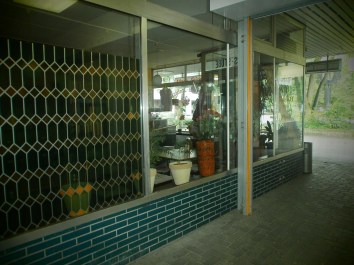 Mid Century Modern... Pizza Place Mid Century Modern... Pizza Place