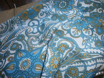 Retro Paisleigh Tablecloth - 75p